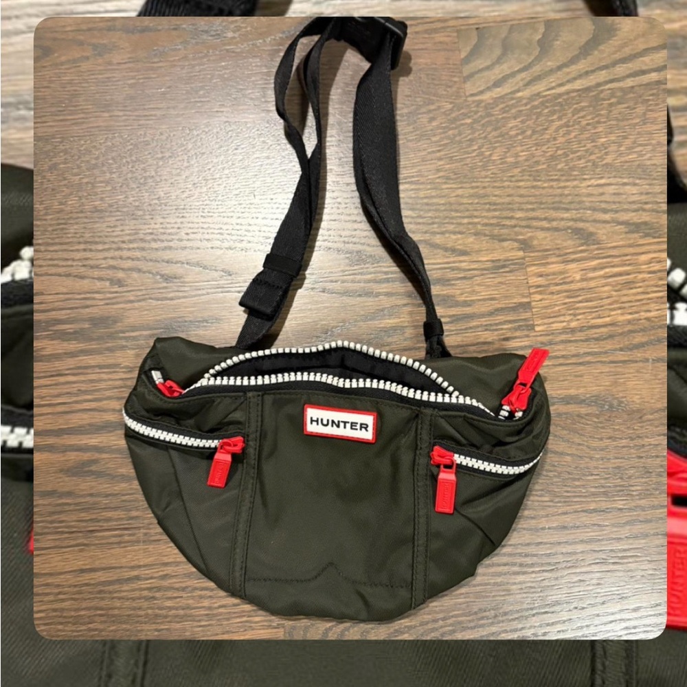 Hunter Black and Red Bag